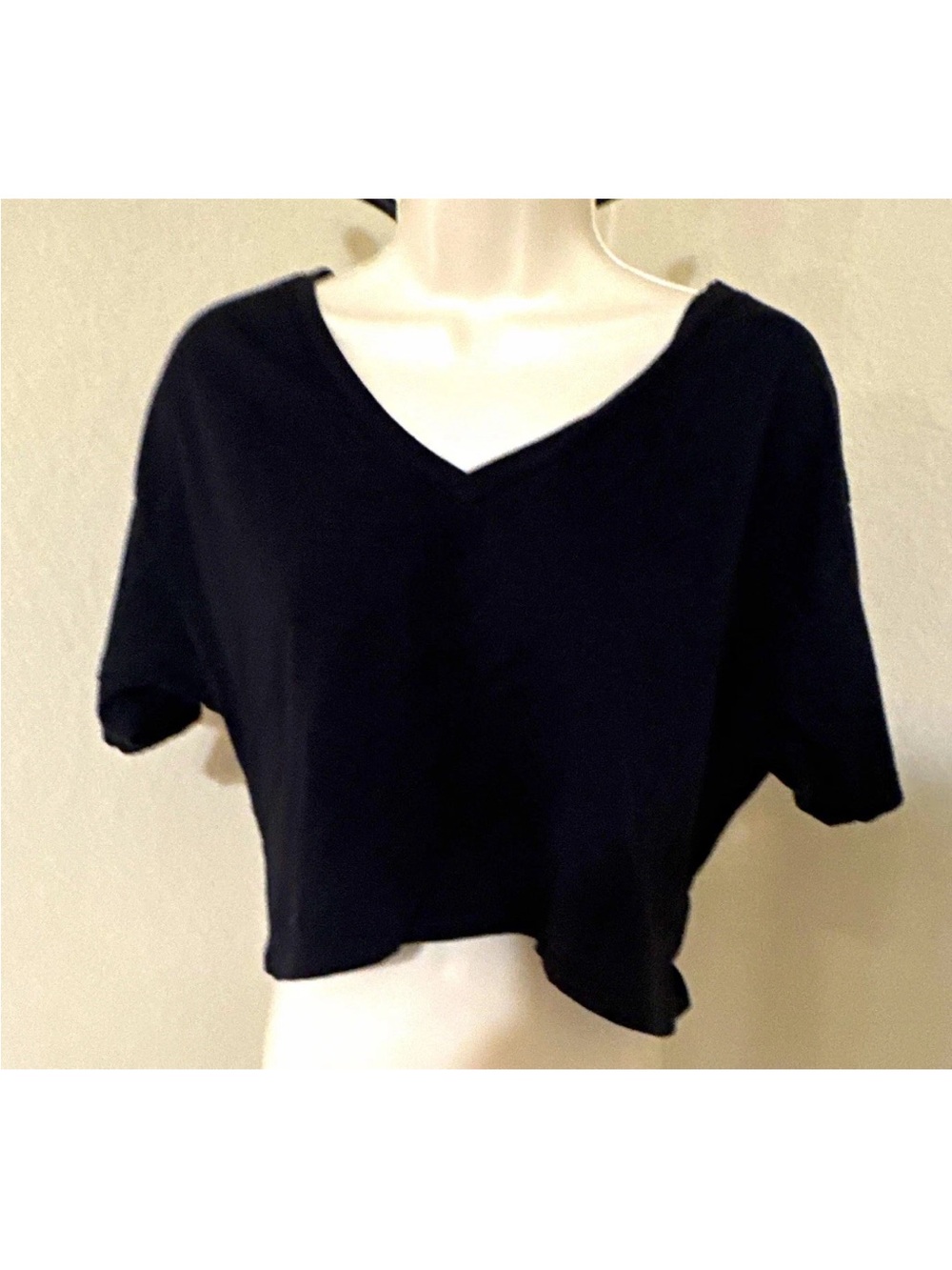 FOREVER 21 Women’s Black Solid Knit V-Neck Short Sleeve Cropped Blouse M